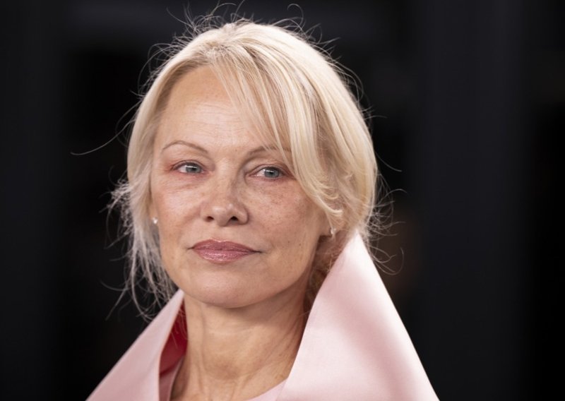 Pamela Anderson otkrila zašto je glavom bez obzira pobjegla iz Hollywooda