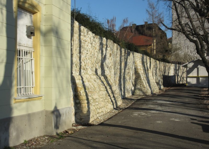 Privremeno montažno stubište povezat će Stross i Park Bele IV.