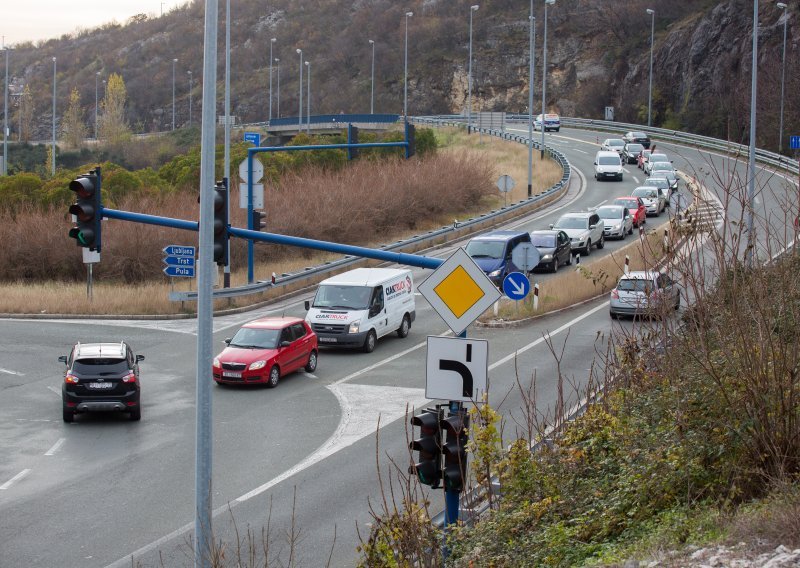 HAK upozorio: Gust promet zagrebačkoj i riječkoj obilaznici te na autocesti A4