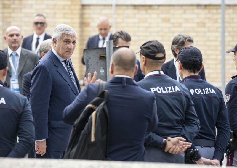 Nezapamćeni skandal trese Italiju: Cijelu zemlju su držali u svojim rukama! Političare, biznismene...