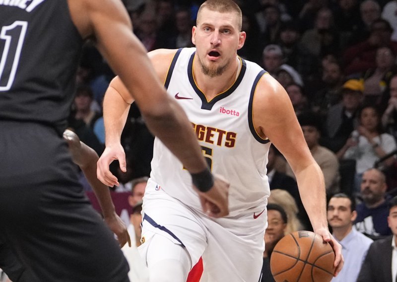 Što radi Nikola Jokić!? Sam je napravio ono što svi igrači NBA lige nisu zajedno