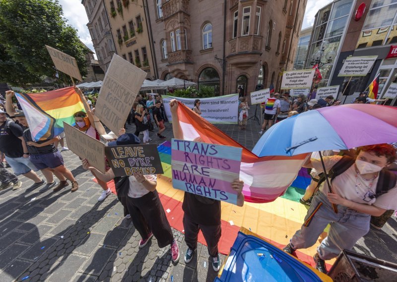 U Njemačkoj na snagu stupio zakon koji olakšava promjenu spola i imena