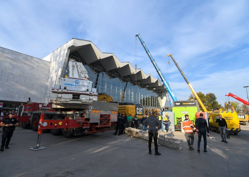 U Novom Sadu 14 mrtvih, Kinezi tvrde da nadstrešnica nije bila dio rekonstrucije