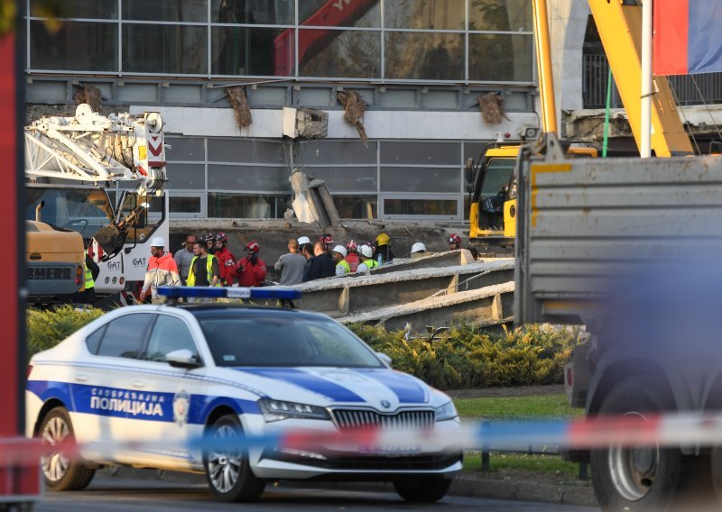 U tragediji u Novom Sadu poginulo 14 osoba, pet ih još nije identificirano