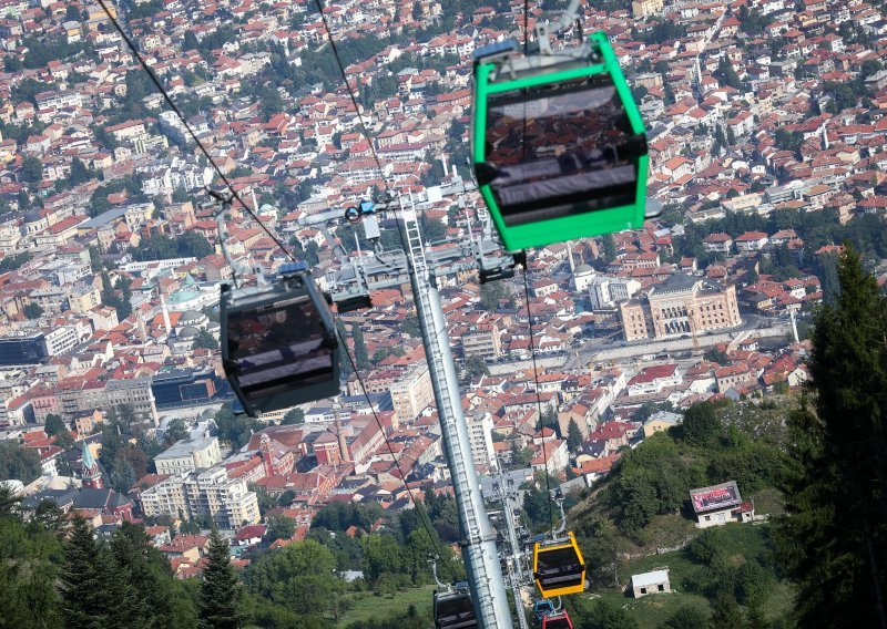 Naređena evakuacija dijela Sarajeva, moglo bi se aktivirati klizište na Trebeviću