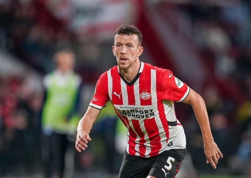 Pogledajte Perišićev prvijenac za PSV; prekrasno je pogodio u derbiju protiv Ajaxa