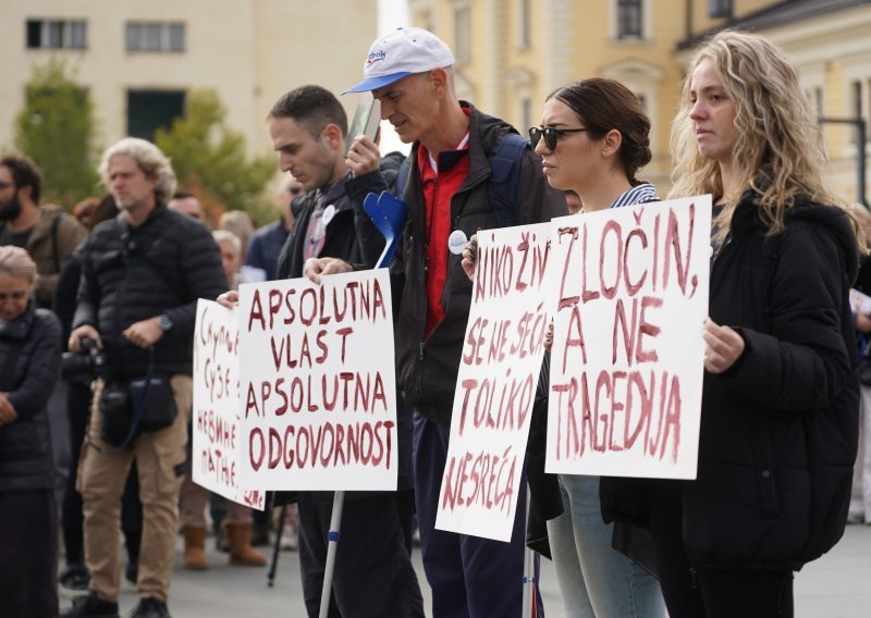 Beograđani traže odgovornost za tragediju u Novom Sadu, policija privela aktivista