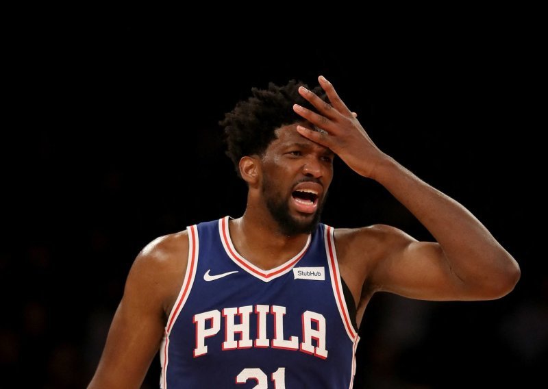 Joel Embiid doznao kaznu za napad na novinara