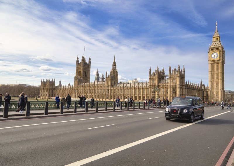 Britanski parlament mogao bi se grijati toplinom iz podzemne željeznice