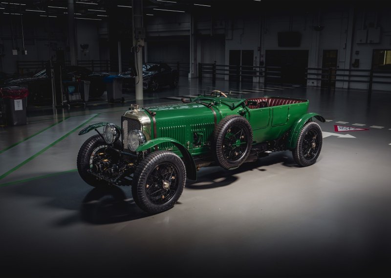 Bentley isporučio prvi Speed Six od 1930., a model Blower završio 24-satnu utrku