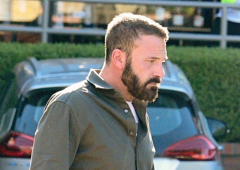 Pravi razlog zašto Ben Affleck uvijek izgleda tako jadno i očajno