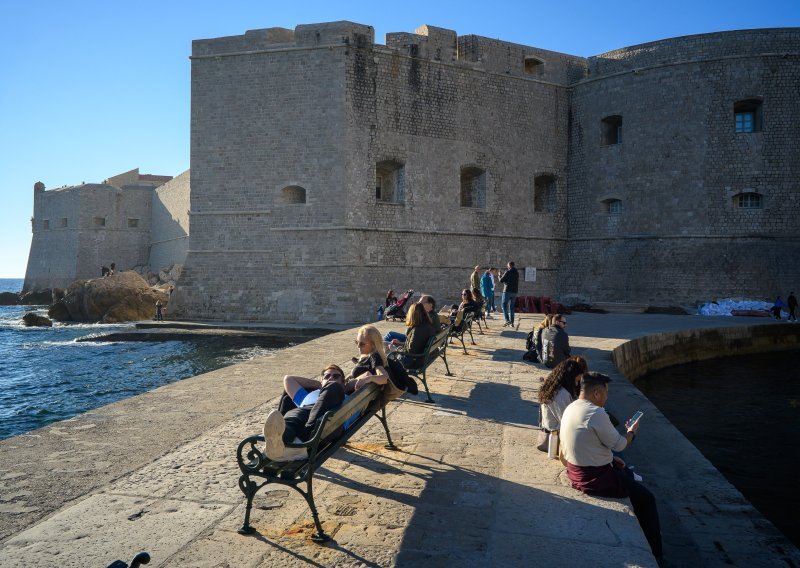 Nedjelja donosi sunce, no već poslijepodne stižu prve promjene