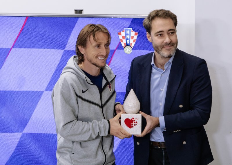 Modrić dobio nagradu Pokaži srce; navijači ga izabrali za najsrčanijeg reprezentativca