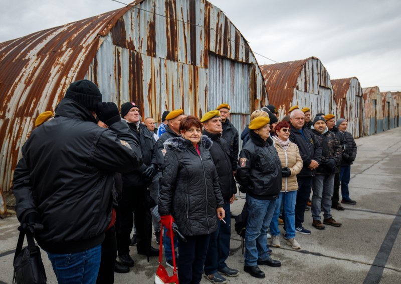 Vukovar: Odana počast žrtvama ubijenim u Veleprometu