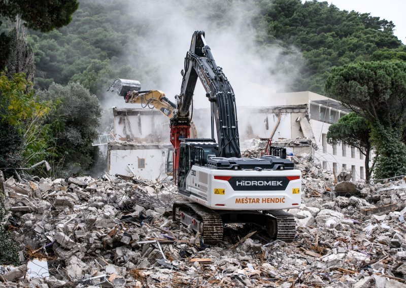 Počelo rušenje hotela Adriatic, evo što će se graditi na njegovom mjestu