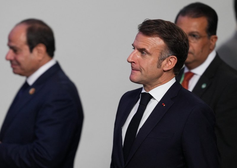 Macron o Prijelaznom vijeću: 'Oni su potpuni kreteni'