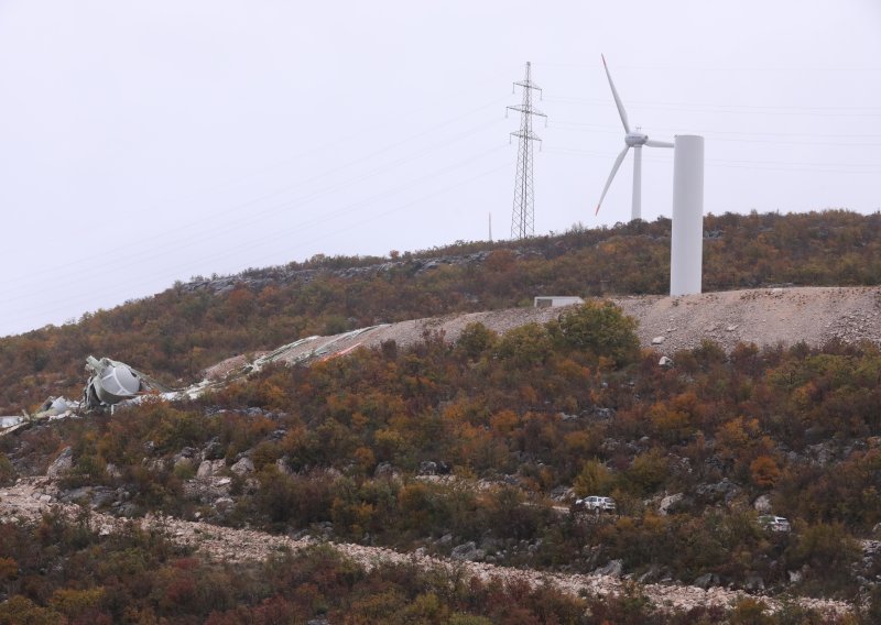 Nedaleko od Dugopolja: Jak vjetar srušio vjetrenjaču u vjetroelektrani