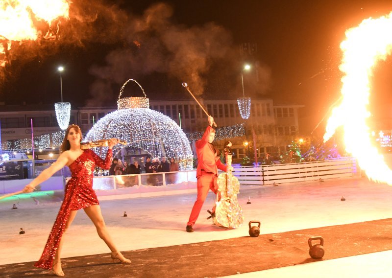 U Varaždinu svečano otvoren Ice Wonderland Ledeni park, pogledajte kako izgleda