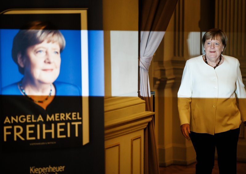 736 stranica, salata Borisa Johnsona i samo jedan Balkanac: Tko je najgore prošao u memoarima Angele Merkel?