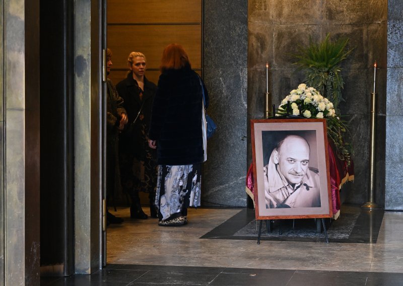 Žarka Savića na vječni počinak ispratili brojni kulturnjaci, evo tko je sve došao