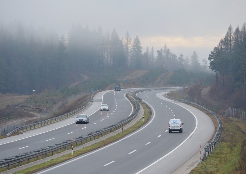 HAK: Vozilo u kvaru na A1 u tunelu Ledenik ograničava brzinu u smjeru Zagreba