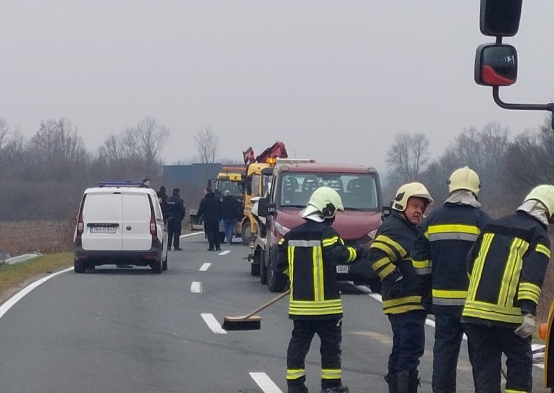 U strašnoj prometnoj nesreći u Brčkom stradala dva brata i sestra