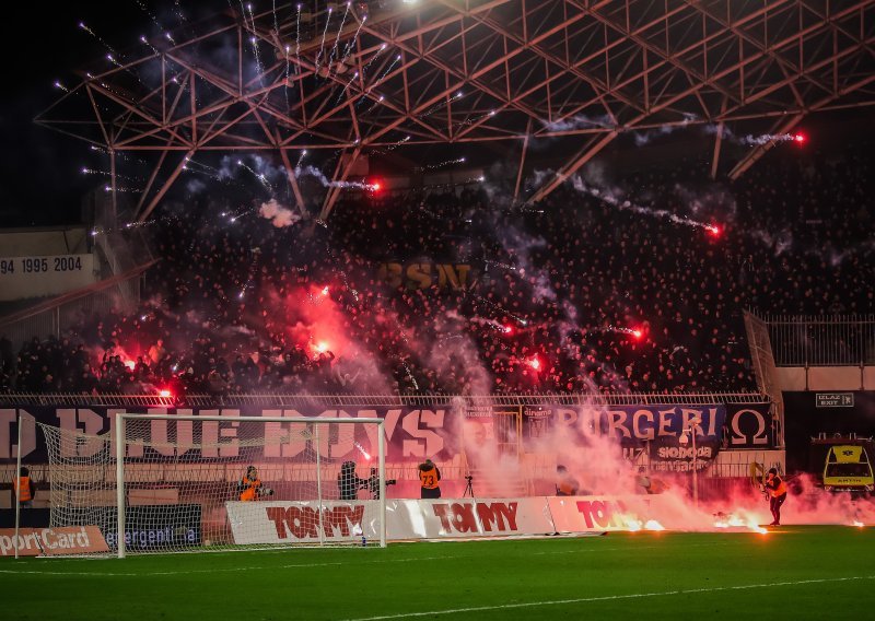 Za baklju bačenu na Rakitića kažnjen i Hajduk, evo koliko su kažnjeni Dinamo i Hajduk