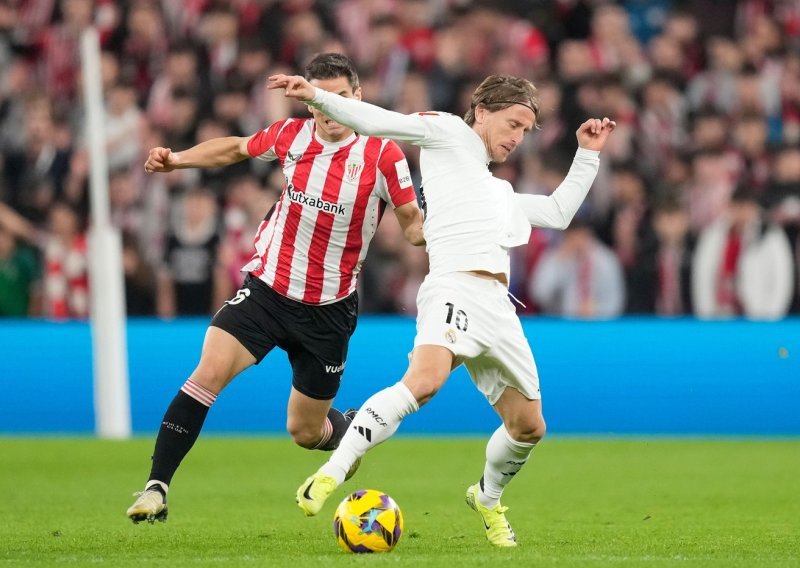 Luka Modrić na žestokom udaru kritičara: Nije donio ništa, gubio je lopte...