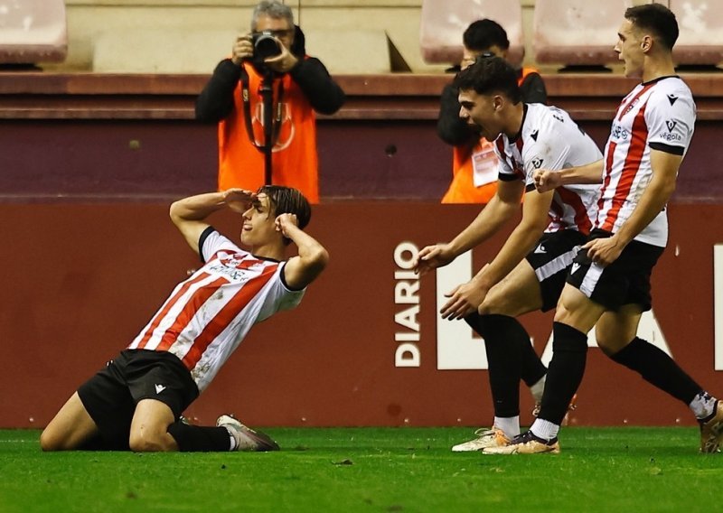 Pogledajte kako je branič četvrtoligaša stao na gol i napravio pravo čudo