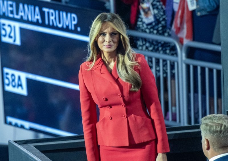 Melania Trump progovorila o viralnim snimkama Barrona Trumpa