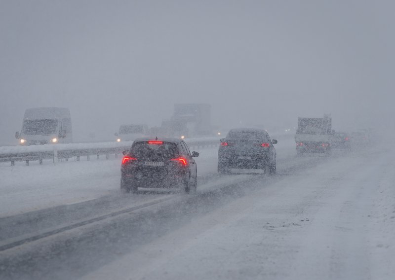 Stiže još snijega, ni bura ne posustaje: Evo kada meteorolozi očekuju stabilnije vrijeme