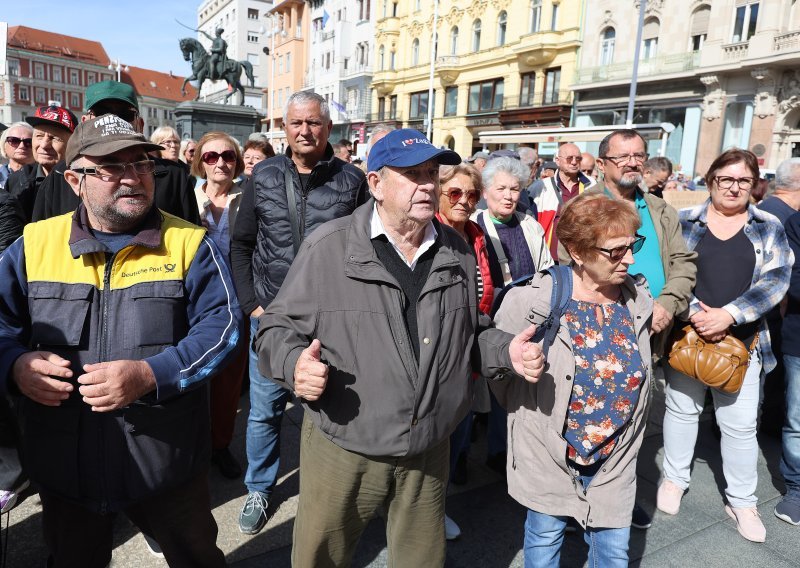 Neki umirovljenici će dobiti dvije božićnice: 'Mirovine su niske, to je izbornica'