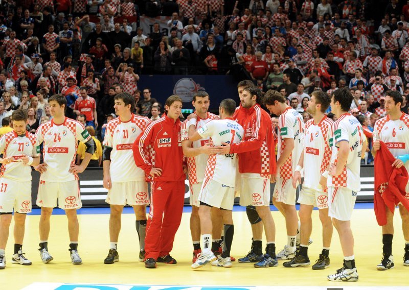 Croatia loses to France in European men's final