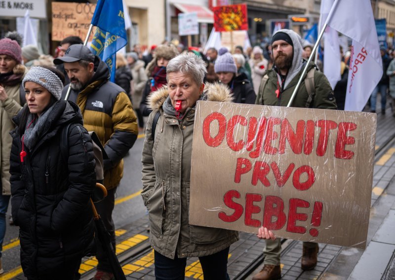 Unatoč povećanju plaća, mnogi su nezadovoljni: Učitelji i medicinari  na ulicama