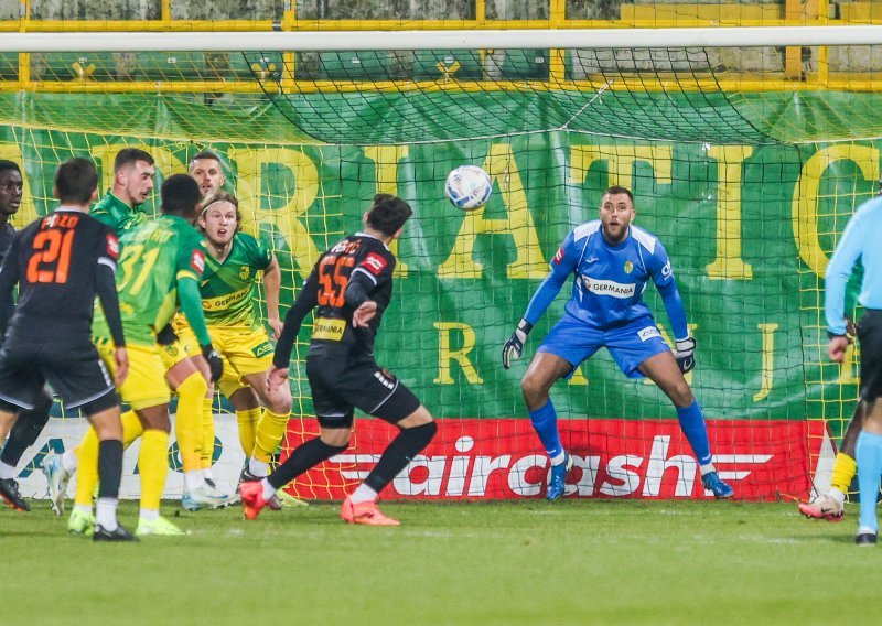 Bizaran autogol i spas u zadnjim sekundama. Pogledajte sažetak lude utakmice Istra - Šibenik