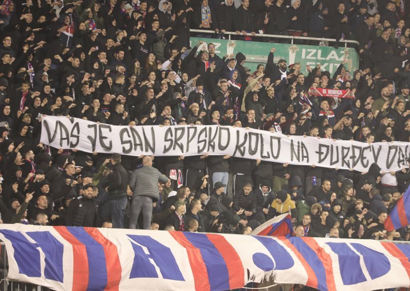 Armada: Sanjali smo snove; Torcida: Vaš je san srpsko kolo na Đurđevdan