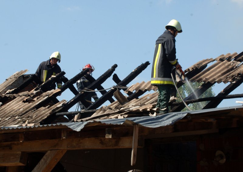 Izgorjela pilana pokraj Otočca, materijalna šteta pola milijuna eura