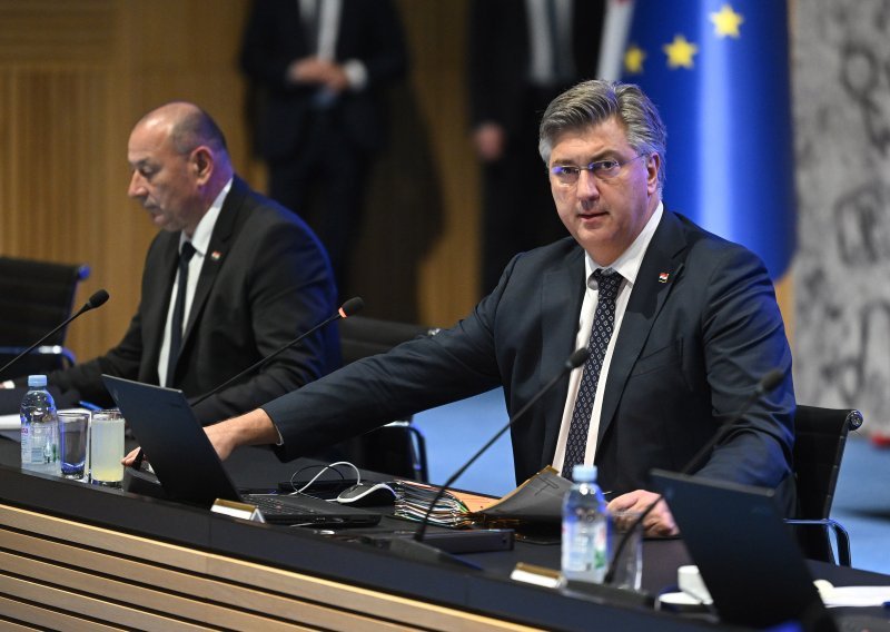 Plenković: Zgroženi smo tragedijom u školi u Prečkom, učenici su zbrinuti u bolnicama