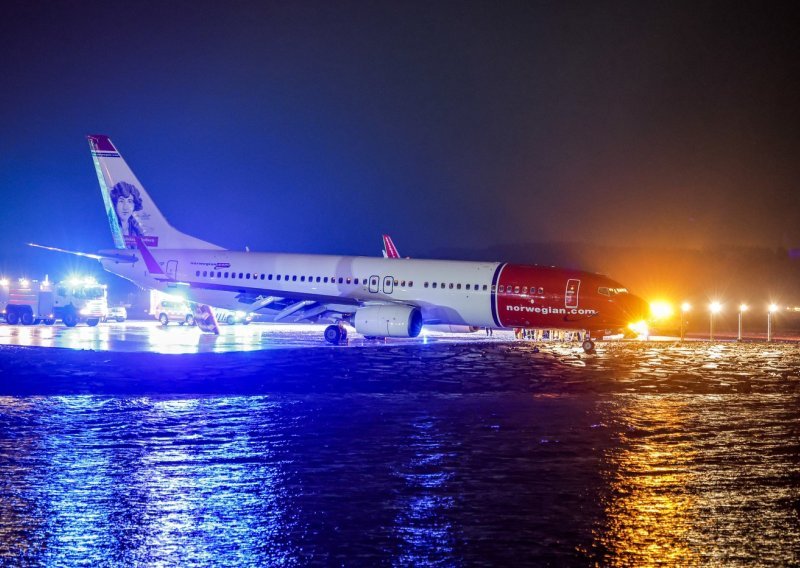 Nesreća u Norveškoj: Avion sa 165 putnika izletio s piste i zaustavio se tik do mora