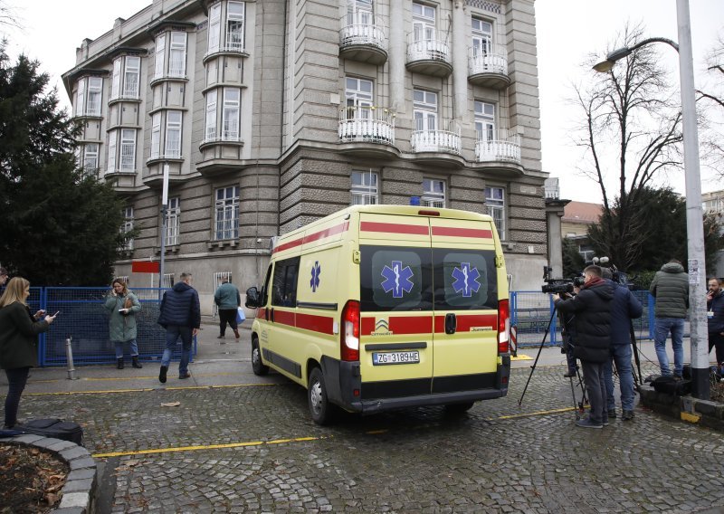 Stanje ozlijeđenih: Učiteljica još diše pomoću aparata. Djeca su stabilno