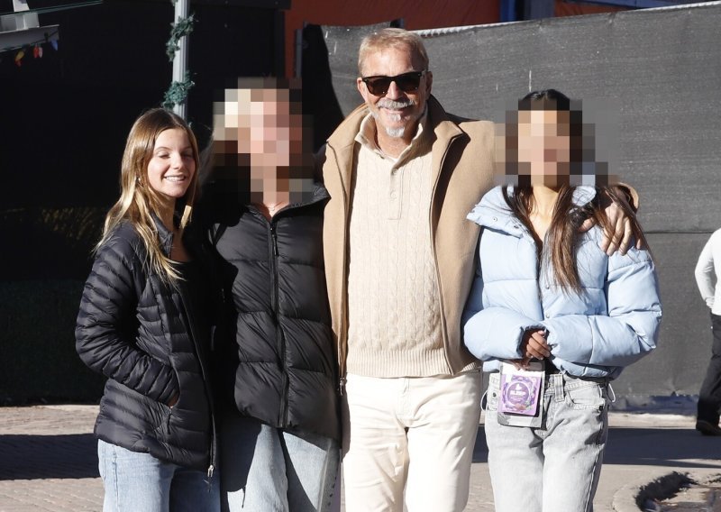 Kevin Costner proveo savršen dan i to zahvaljujući ovim posebnim djevojkama