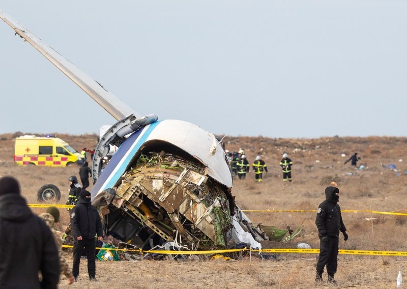 Čudo u Kazahstanu: Avion pao na pistu i zapalio se, pad preživjele 32 osobe