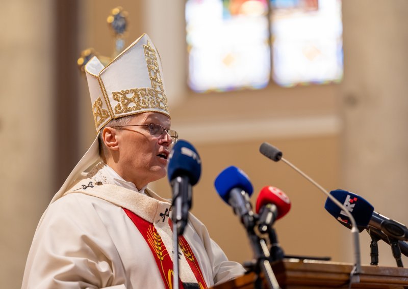 Nadbiskup Hranić: Budućnost će imati onaj koji bude otvoren za potomstvo