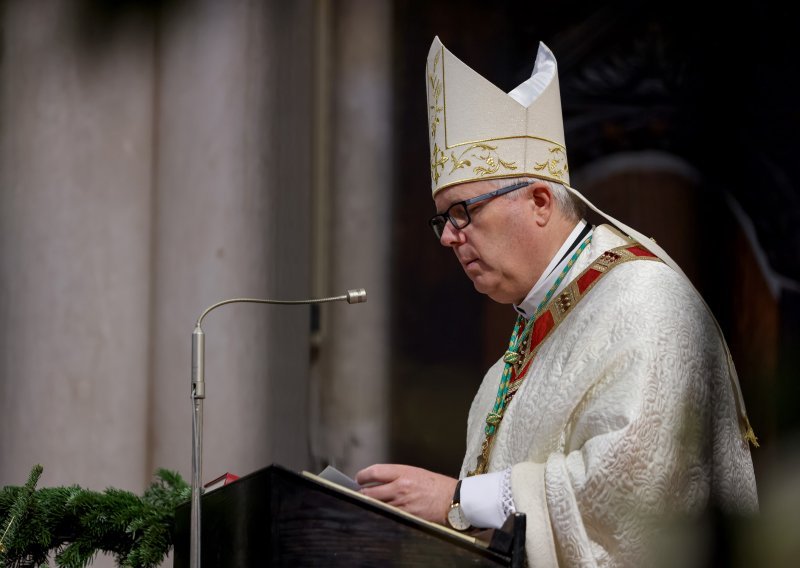 Zadarski nadbiskup upozorio na dikaturu ravnodušnosti, sebičnosti i relativizma