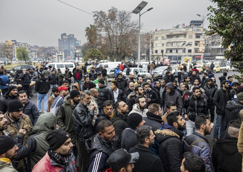 Gotovo 30 posto Sirijaca želi se vratiti kući nakon pada Asada