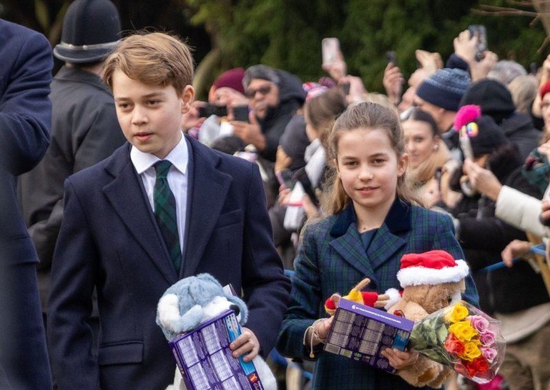 Nestašni mališani: Evo što je princ George šapnuo svojoj sestri Charlotte