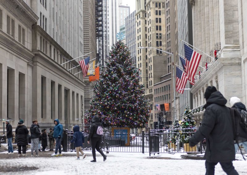 Wall Street znatno pao pred kraj godine