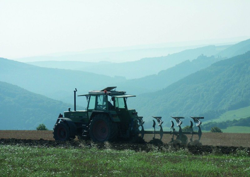 Zemlju će jeftino pokupovati prekupci