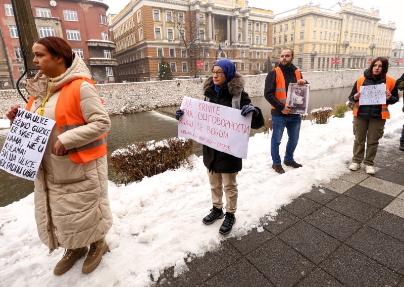 Dio studenata u Sarajevu i Banjoj Luci solidarni s kolegama iz Srbije: 'Svi smo mi pod kamenolomom režima'