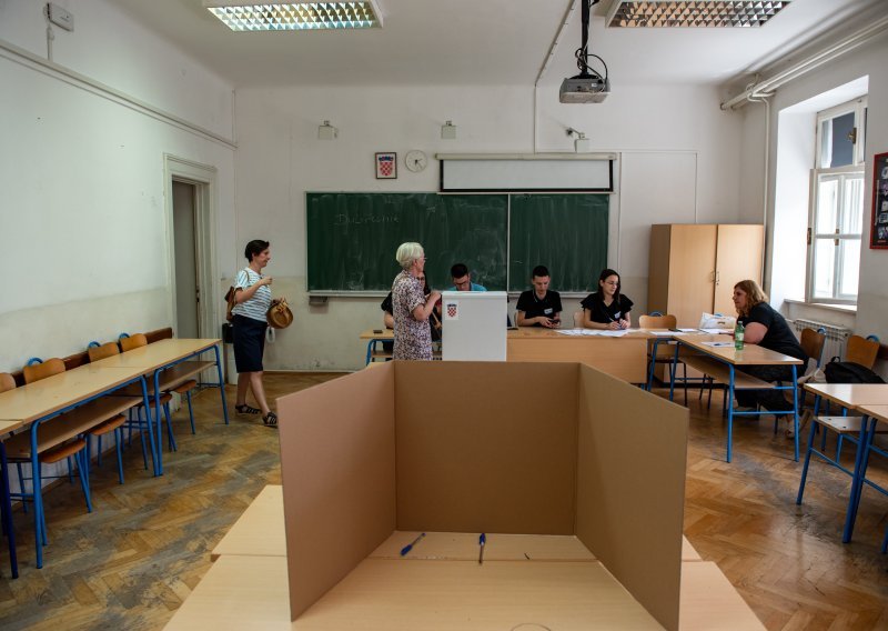 DIP pozvao poslodavce da zaposlenicima u nedjelju omoguće glasovanje